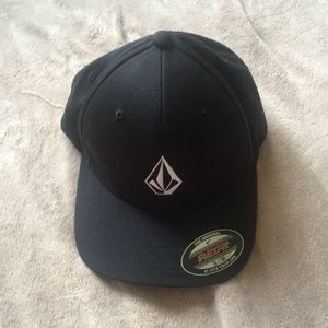 Volcom hat black NEW!